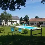 Frühstückspension La Vieille Gorce In The Vienne Asnois (Vienne)