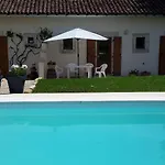 Bed & Breakfast La Vieille Gorce In The Vienne 3*