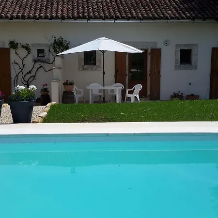 Alojamento de Acomodação e Pequeno-almoço La Vieille Gorce In The Vienne 3*