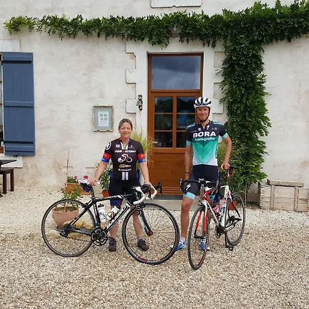 La Vieille Gorce In The Vienne Alojamento de Acomodação e Pequeno-almoço 3*