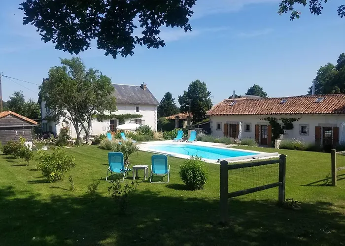 Bed and Breakfast La Vieille Gorce In The Vienne Asnois (Vienne)