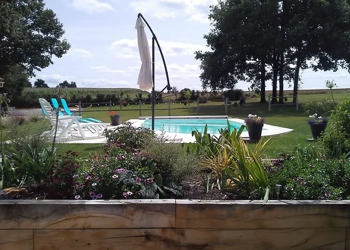 Bed and Breakfast La Vieille Gorce In The Vienne Asnois (Vienne)